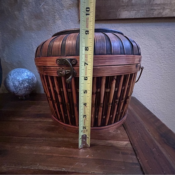 Vintage‎ Bamboo Woven Round Basket with Diamond-Weave Attached Lid Black Lining - Picture 13 of 16